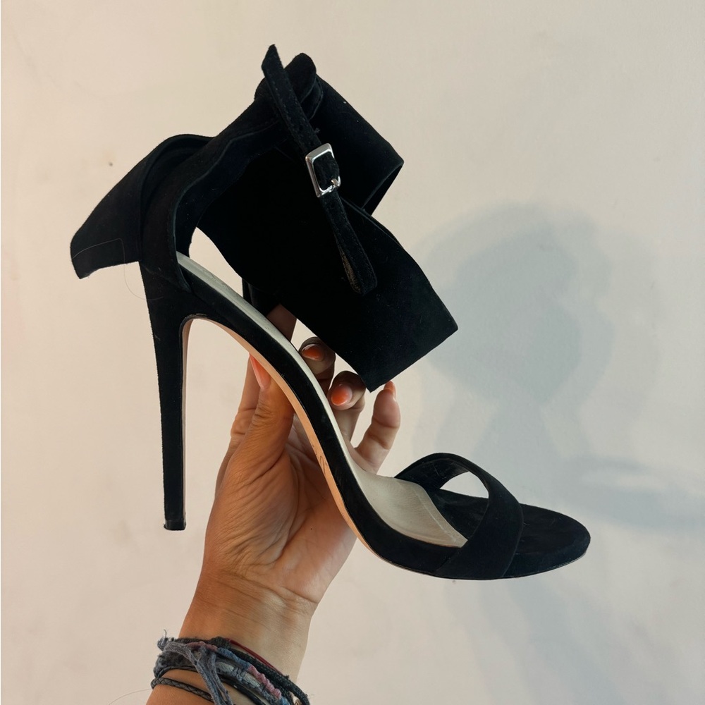 Amina Abdul Jillil black suede bow heels size 8